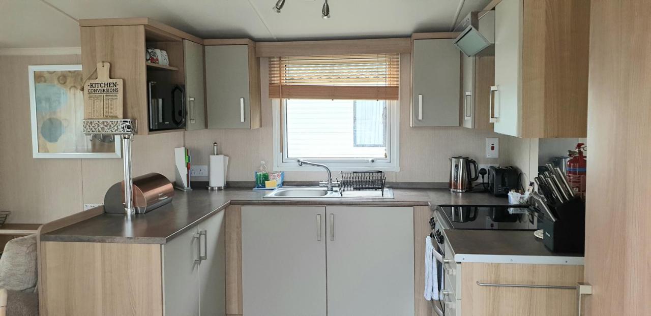 Lakeside Cotswold Holiday Home Cirencester Exterior foto