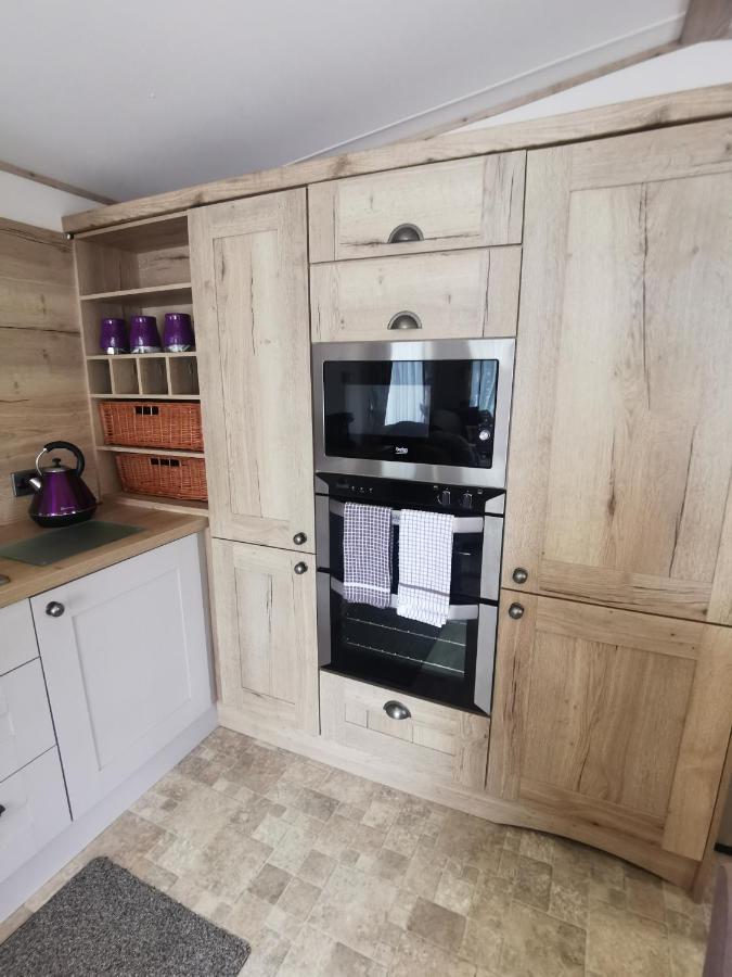 Lakeside Cotswold Holiday Home Cirencester Exterior foto